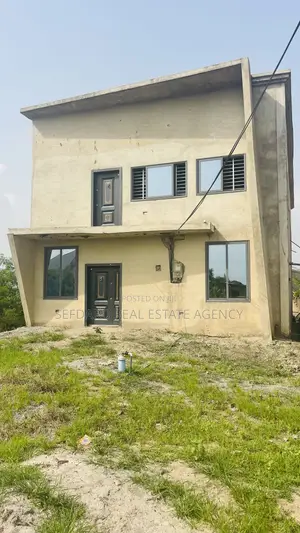 5bdrm Duplex in Pokuase for sale