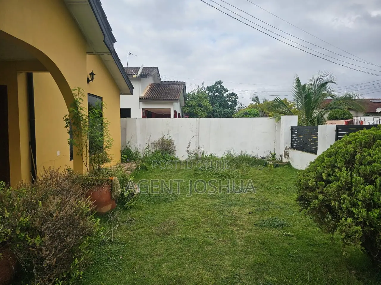 4bdrm House in Emefs Estate, Mataheko for sale