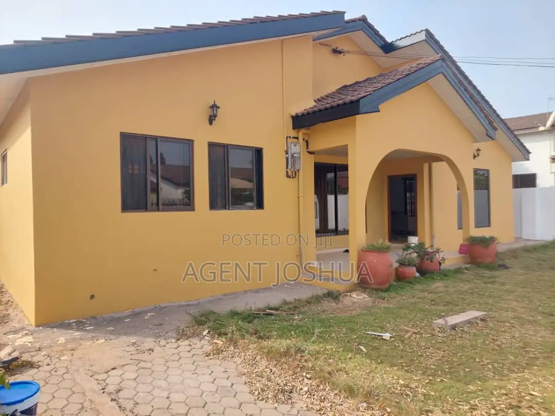 4bdrm House in Emefs Estate, Mataheko for sale