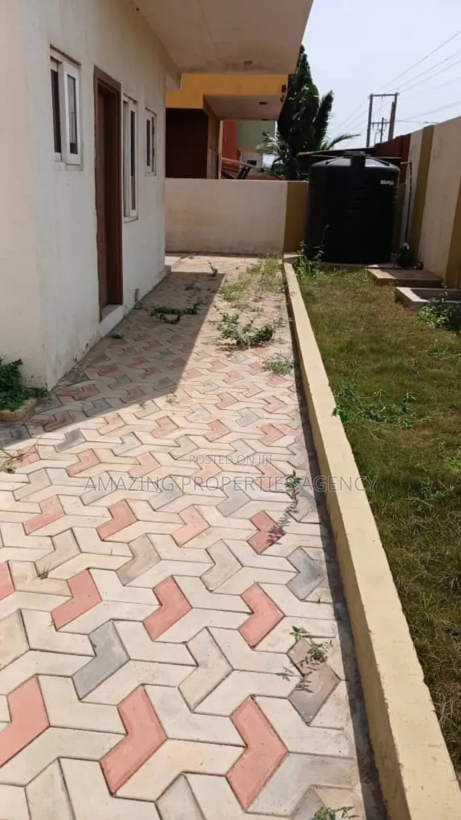 4bdrm House in Spintex Road, Baatsona Total for rent