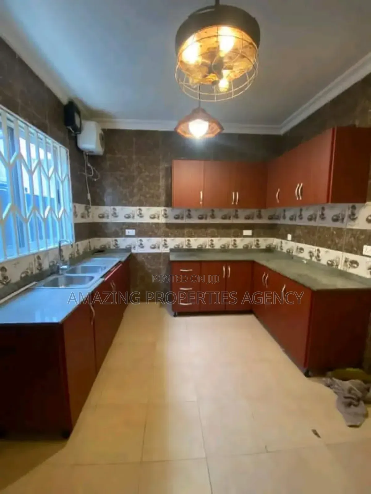 3bdrm House in Spintex, Baatsona Total for rent