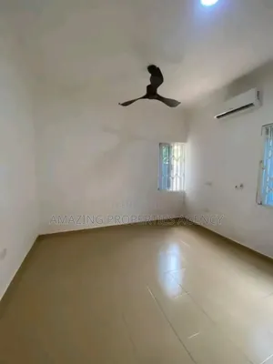 3bdrm House in Spintex, Baatsona Total for rent