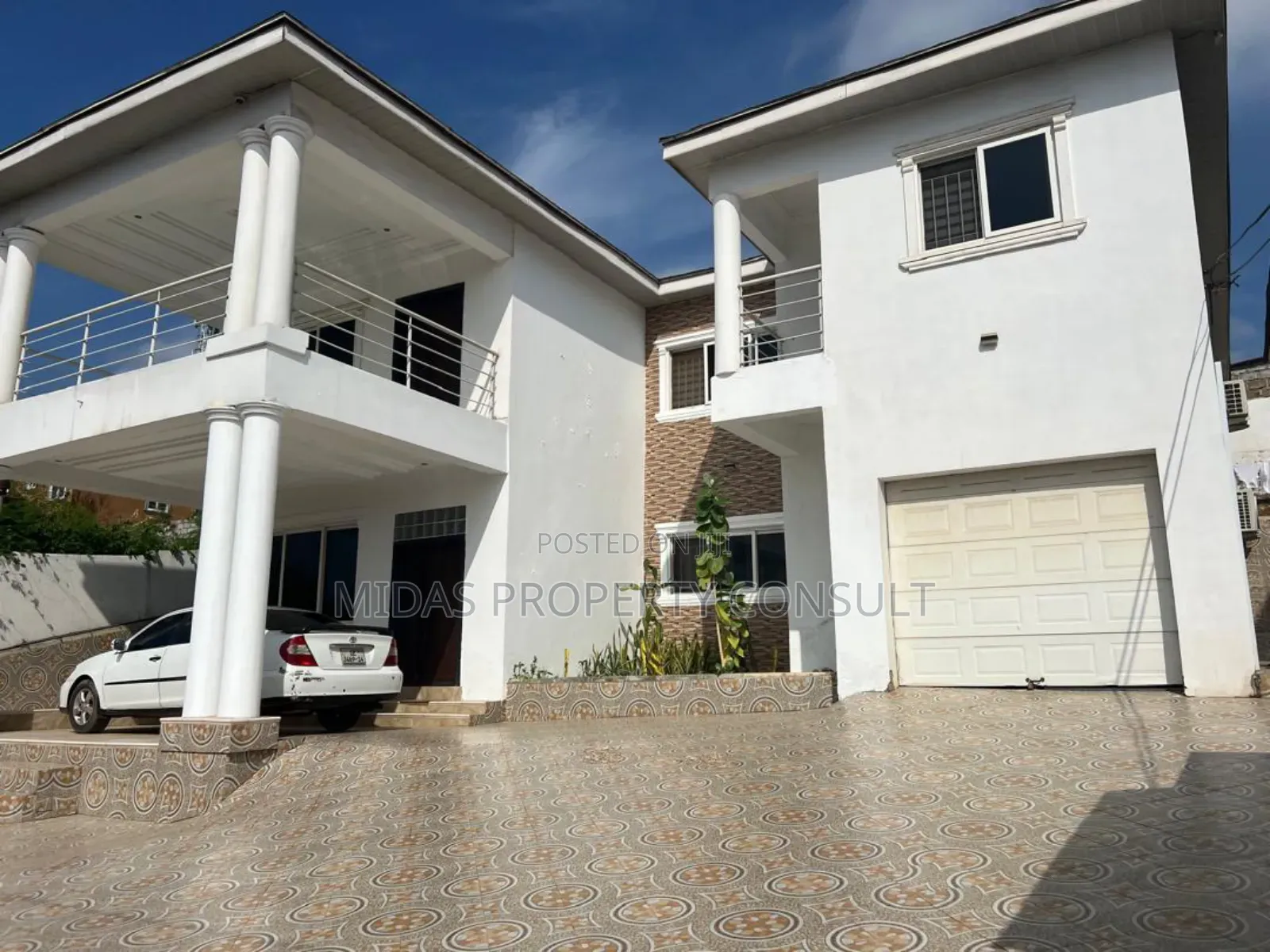 5bdrm House in Golf Hills, Achimota for sale