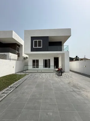 4bdrm House in Sakumono for sale