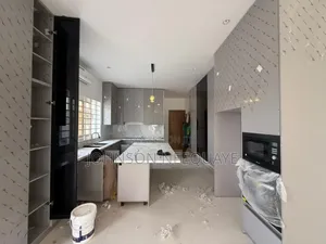 4bdrm House in Sakumono for sale