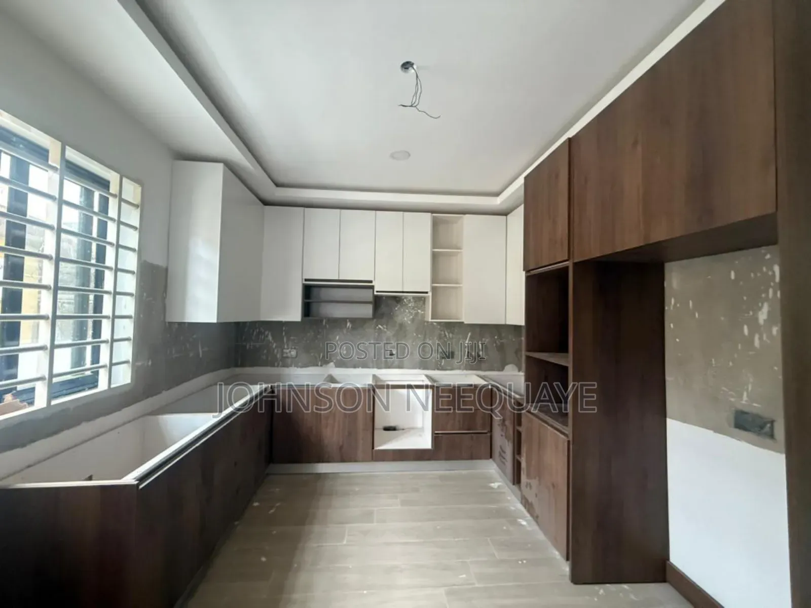 4bdrm House in Sakumono for sale