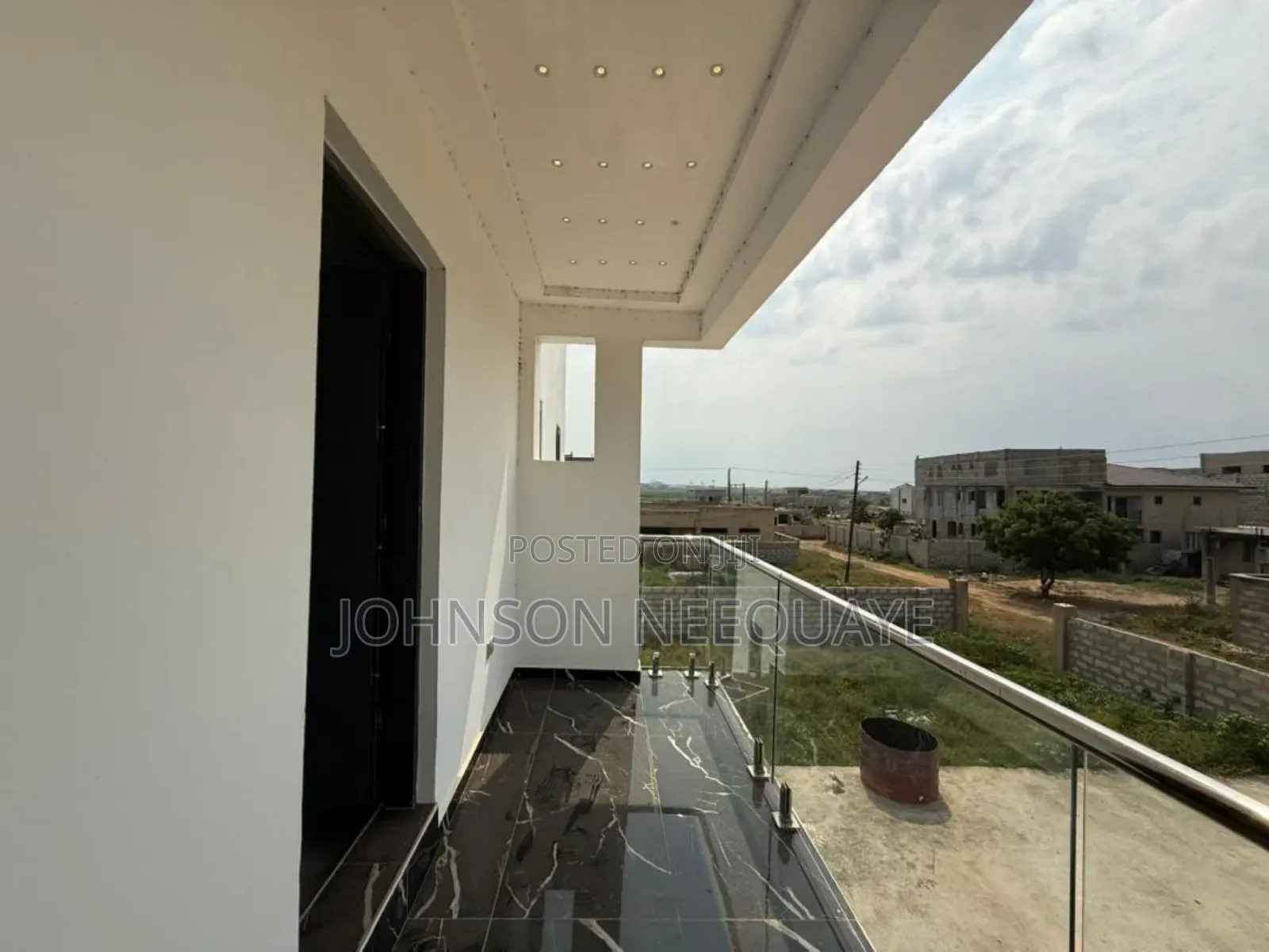 4bdrm House in Sakumono for sale