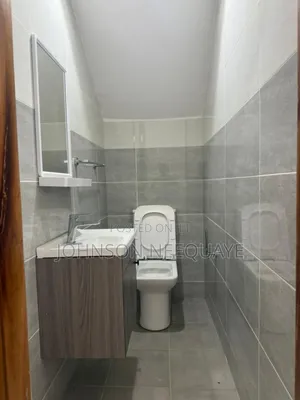 4bdrm House in Sakumono for sale