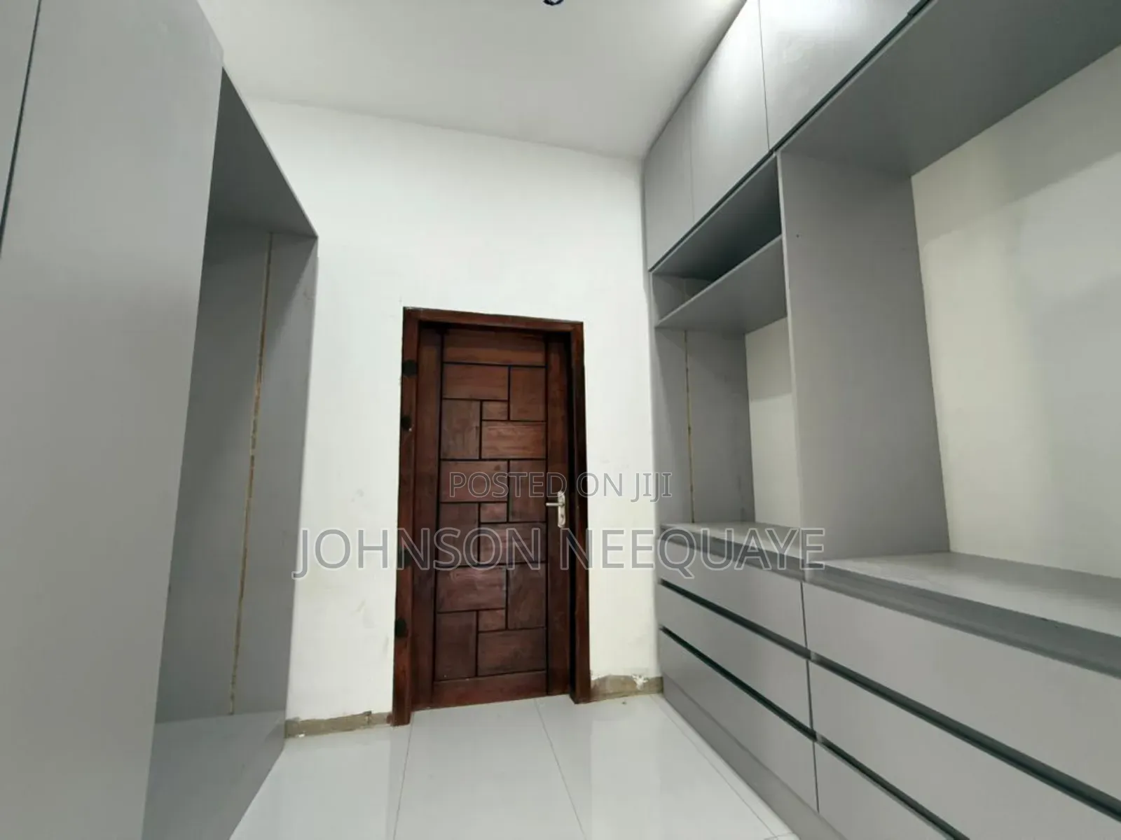 4bdrm House in Sakumono for sale