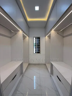 4bdrm House in Sakumono for sale