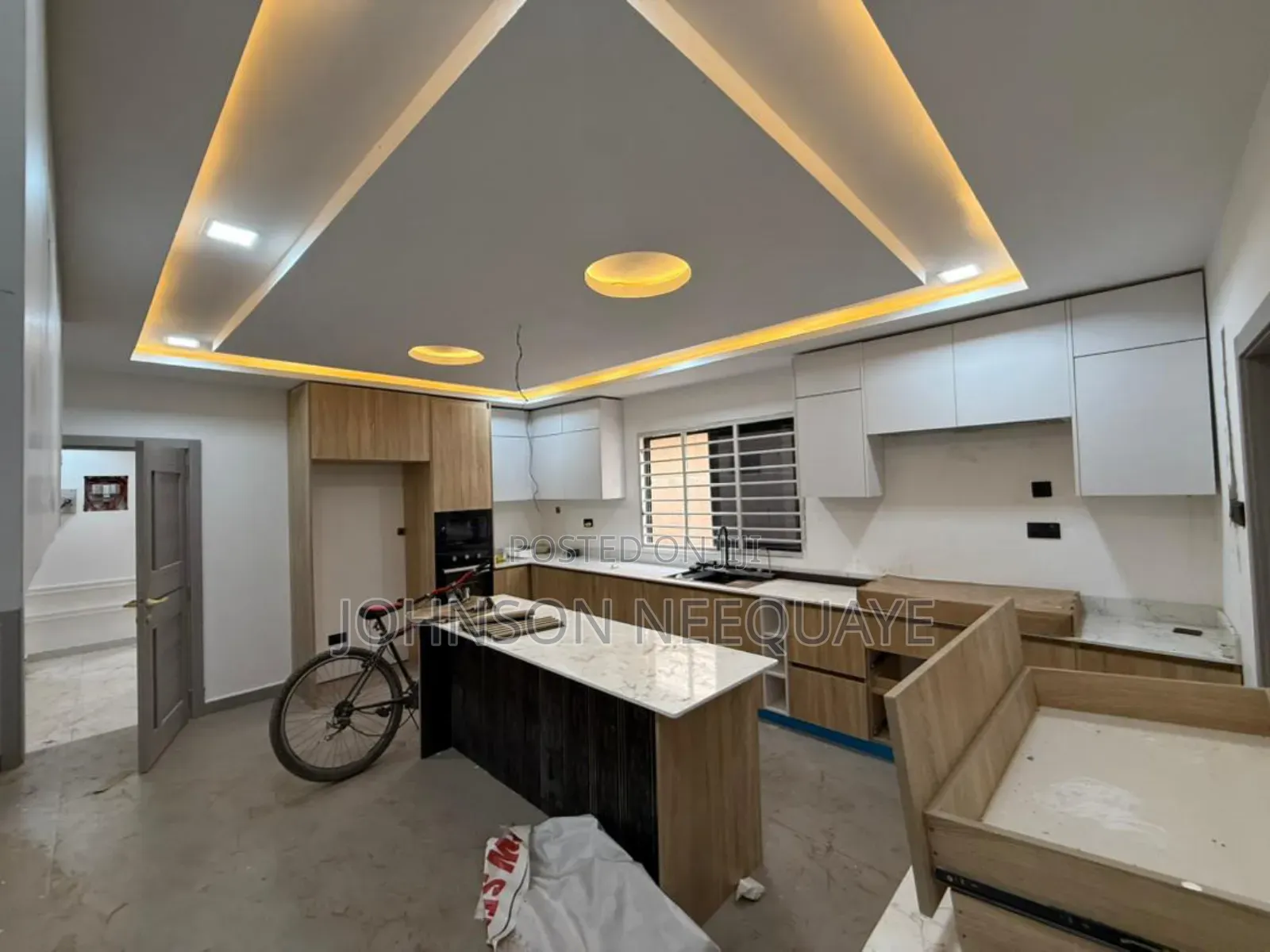 4bdrm House in Sakumono for sale