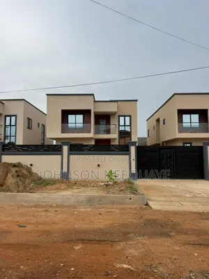 4bdrm House in Baatsona Total for sale