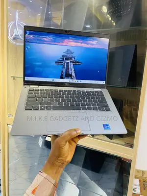 Laptop Dell Latitude 5320 32GB Intel Core i7 SSD 512GB