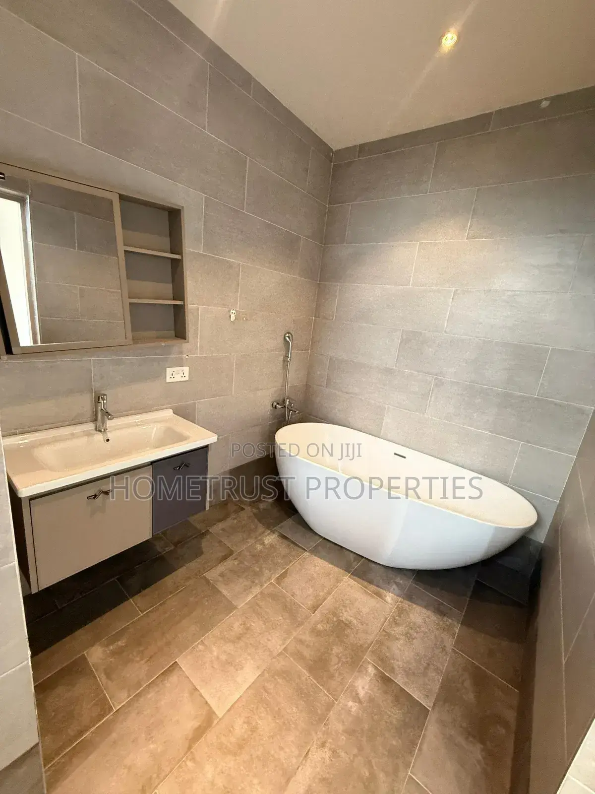 4bdrm Duplex in Hometrust Properties, Nmai-Dzorn for sale