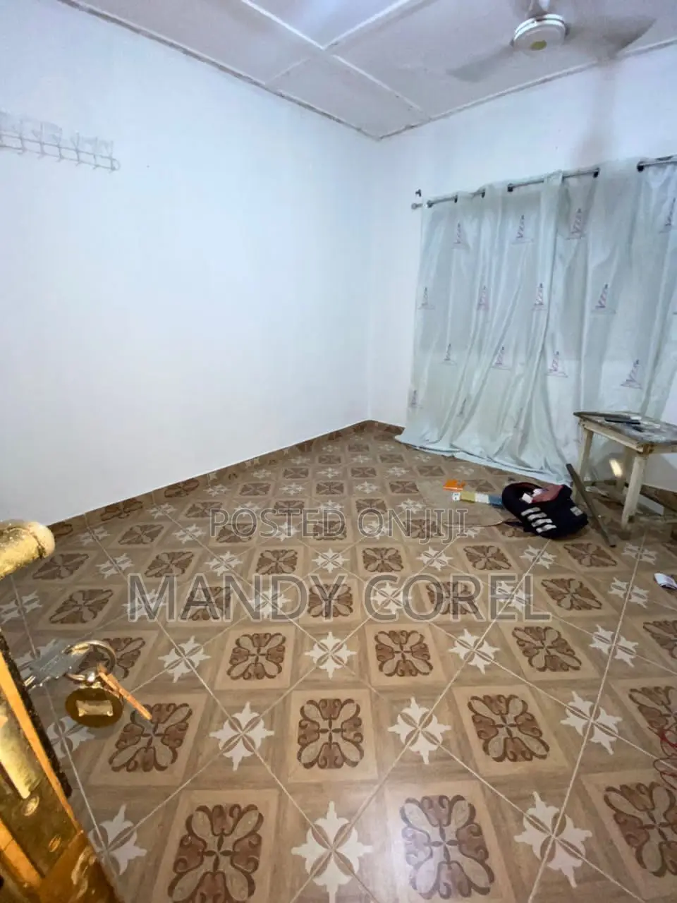 1bdrm Room & Parlour in Peace Clinic Area for rent