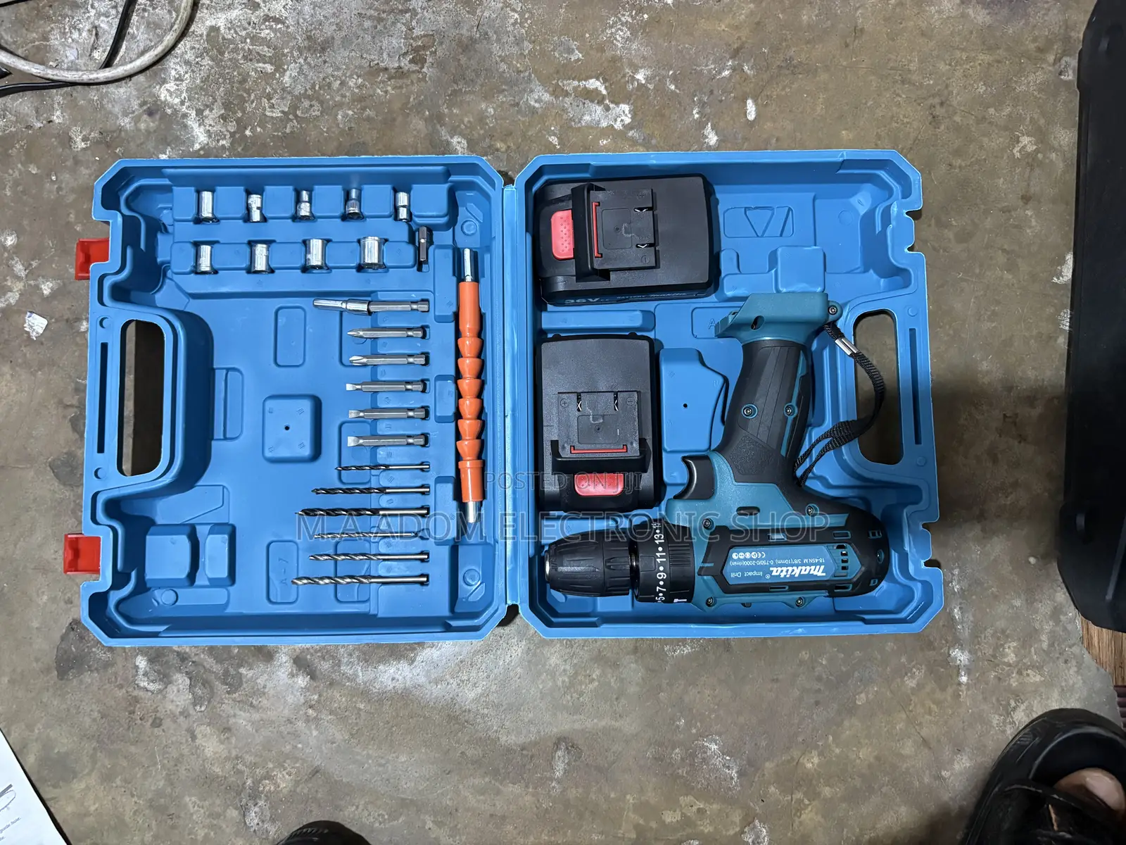 Chargeable Multifunctional Drill and Screwdriver Set