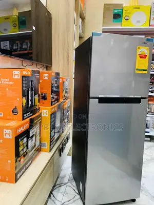 Hot  Deals Samsung Rt 28 Fridge Top Freezer 236l Gross Silver.