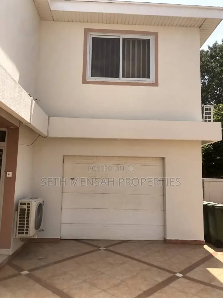 4bdrm House in Seth, Osu Ako-Adjei for rent