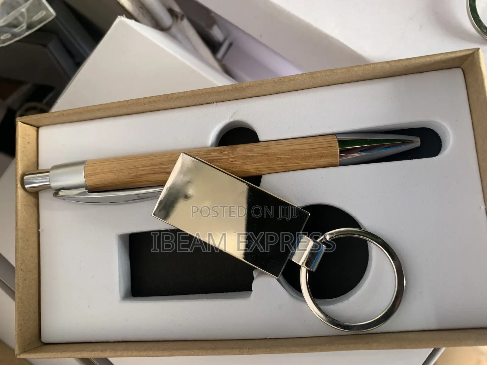 Wooden Pen With Key Ring Set in a Box