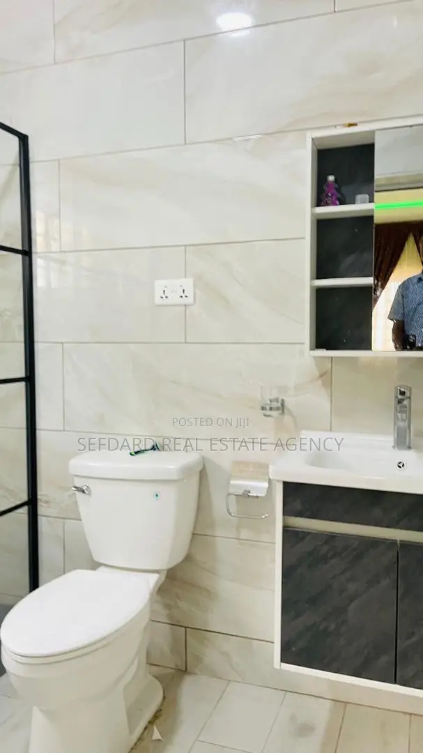 5bdrm House in Sefdard Properties, Achimota for rent