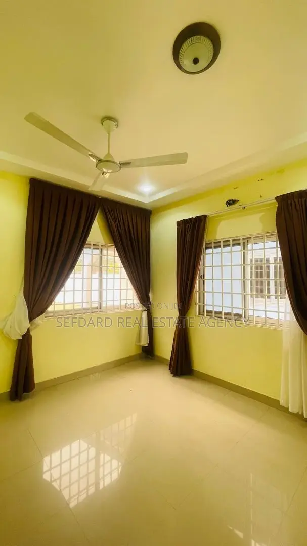 5bdrm House in Sefdard Properties, Achimota for rent