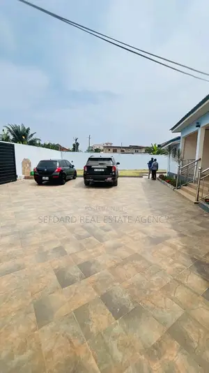 5bdrm House in Sefdard Properties, Achimota for rent