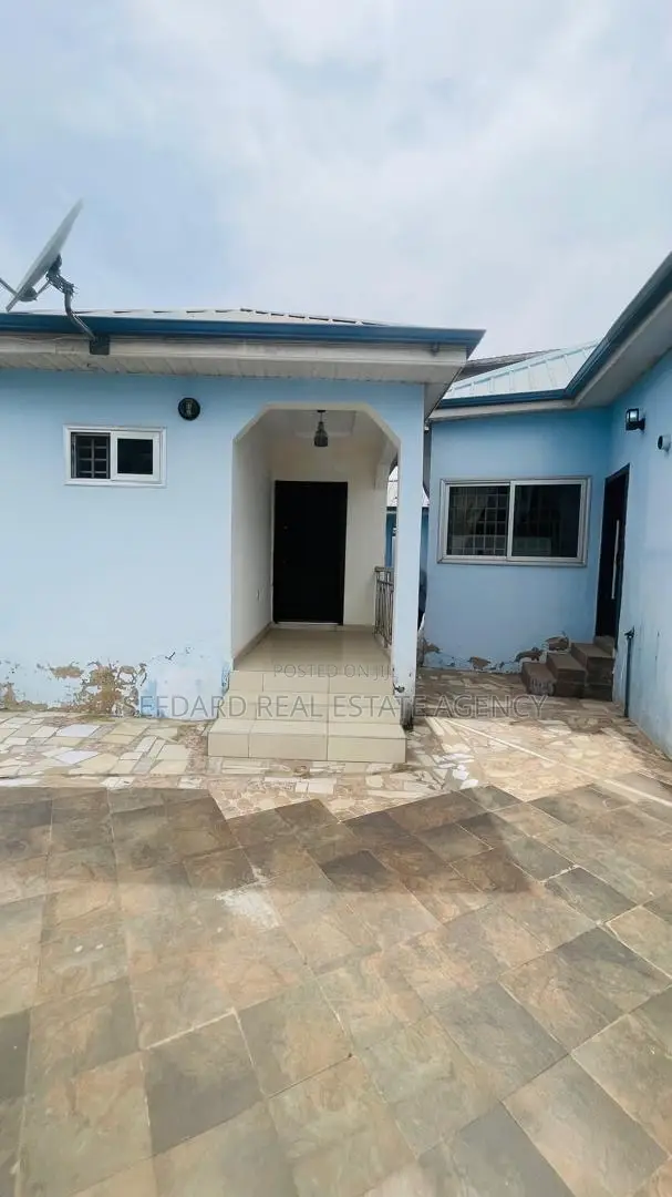 5bdrm House in Sefdard Properties, Achimota for rent