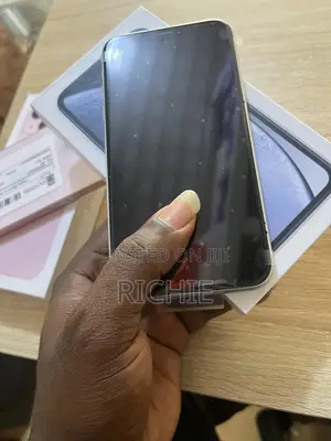 New Apple iPhone XR 64 GB White