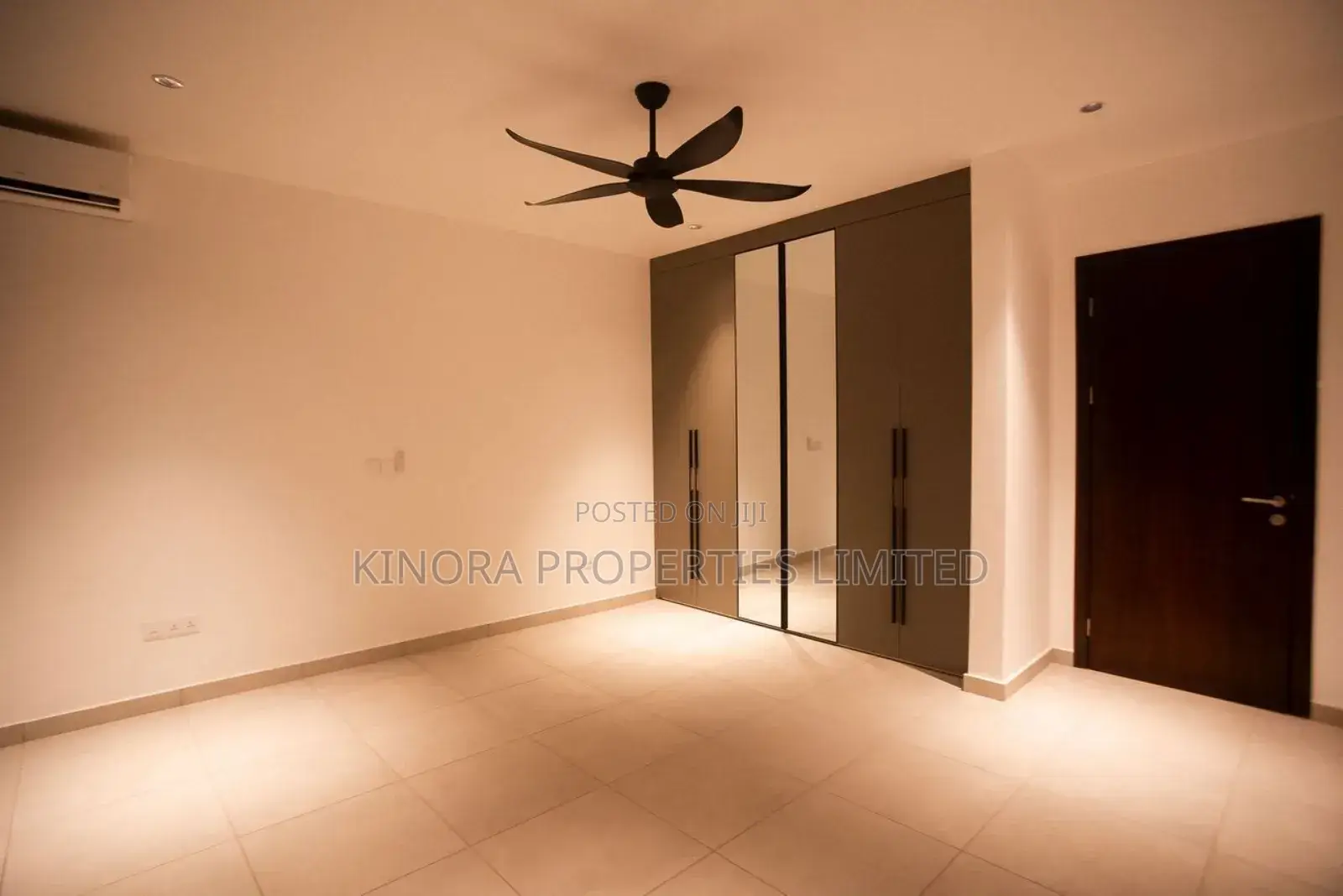 4bdrm Duplex in School Junction for sale