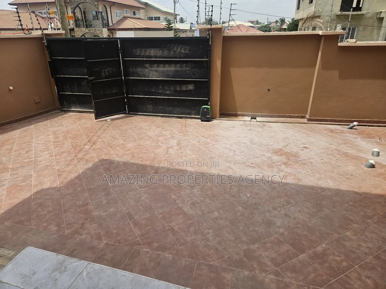 4bdrm House in Spintex Road Coastal, Baatsona Total for rent
