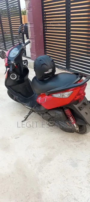 Yamaha 2018 Red