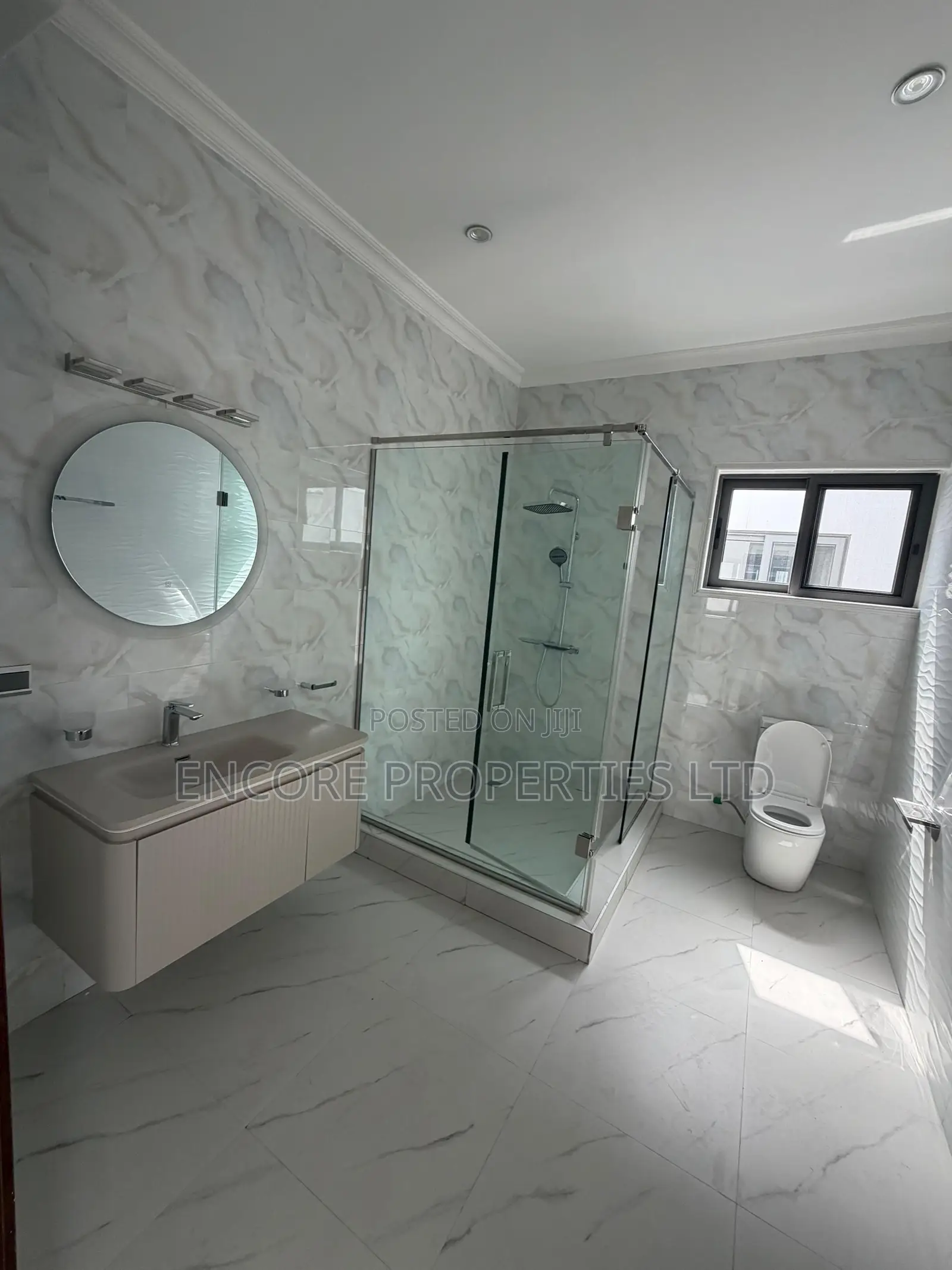 5bdrm Apartment in East Legon for rent