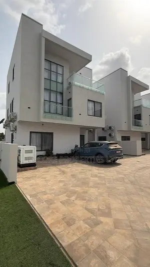 5bdrm Apartment in East Legon for rent