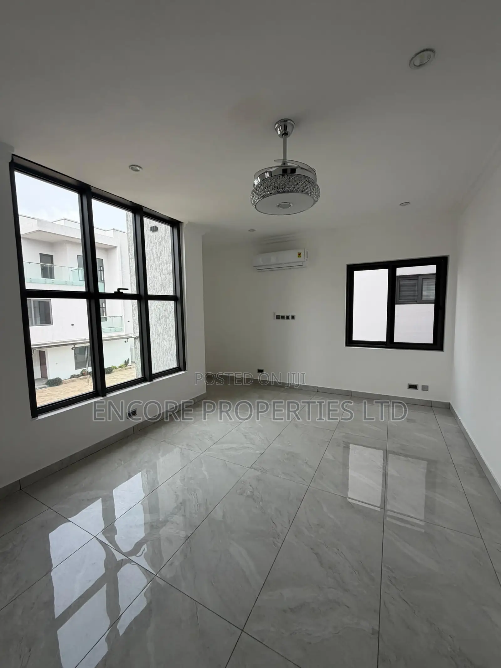 5bdrm Apartment in East Legon for rent