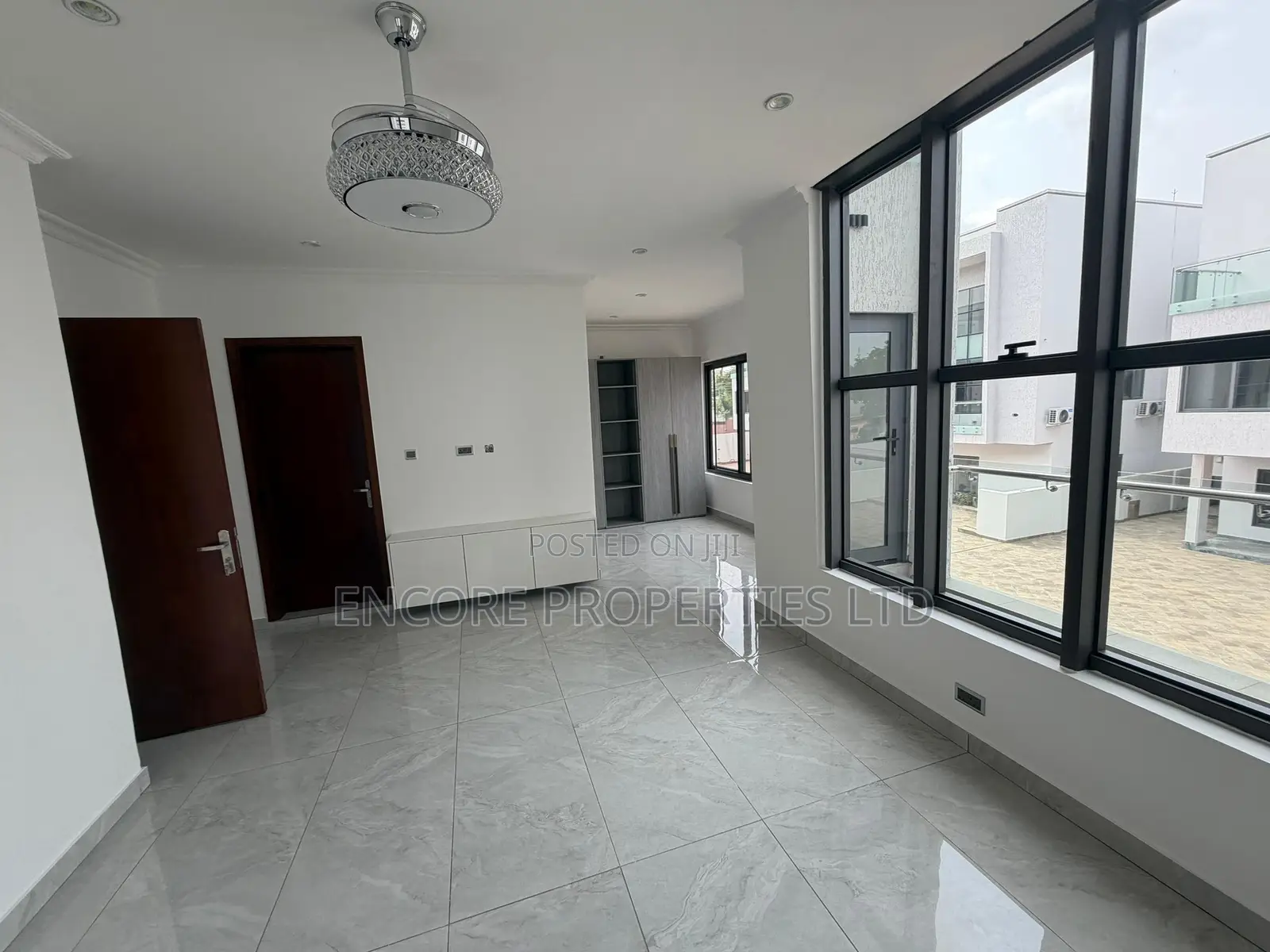 5bdrm Apartment in East Legon for rent