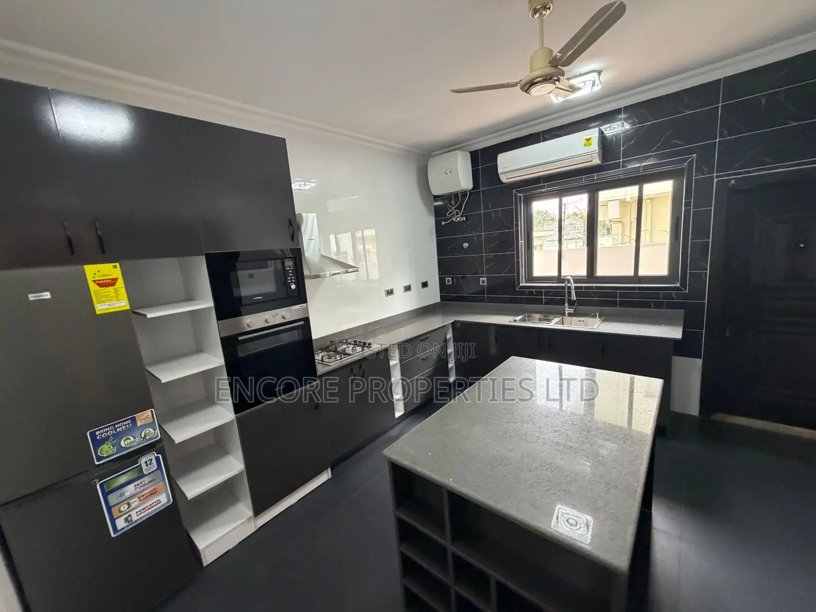 5bdrm Apartment in East Legon for rent