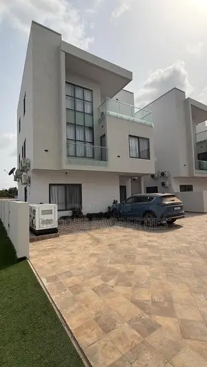 5bdrm House in East Legon for rent