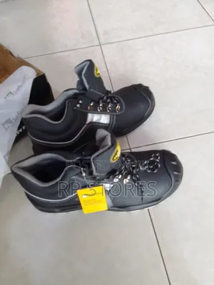 Saftey Boots 43" / Safetoe