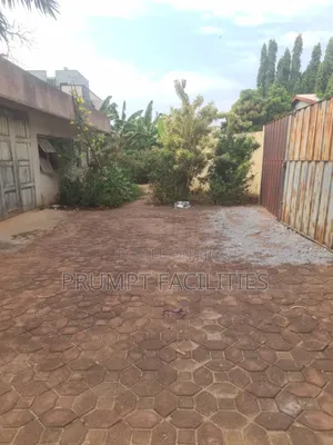 6bdrm House in Abelemkpe, Lincoln School Area for sale