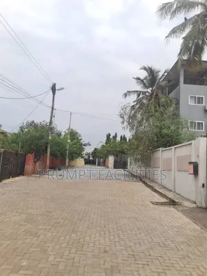 6bdrm House in Abelemkpe, Lincoln School Area for sale