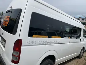 Toyota HiAce 2016 White