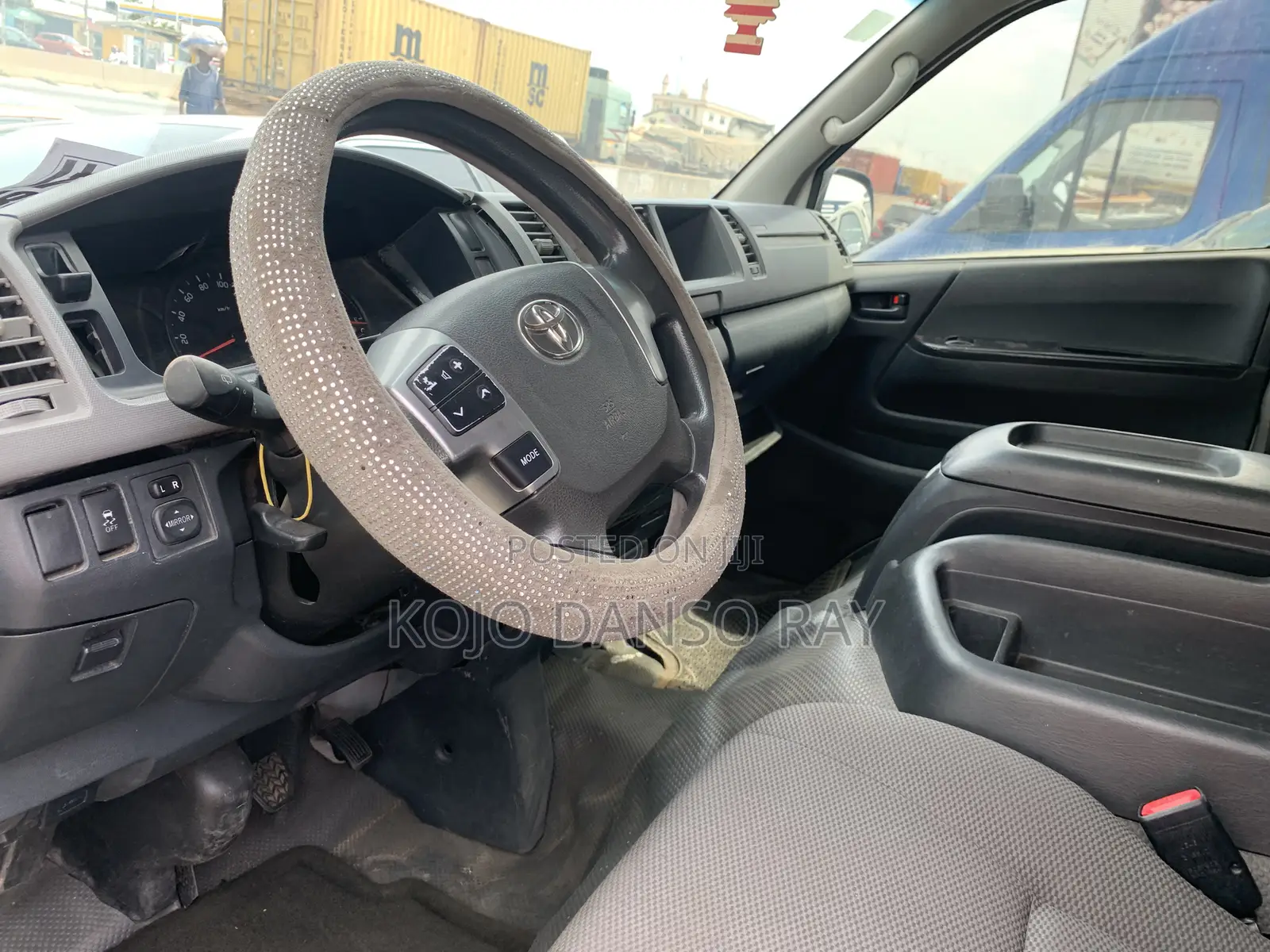 Toyota HiAce 2016 White