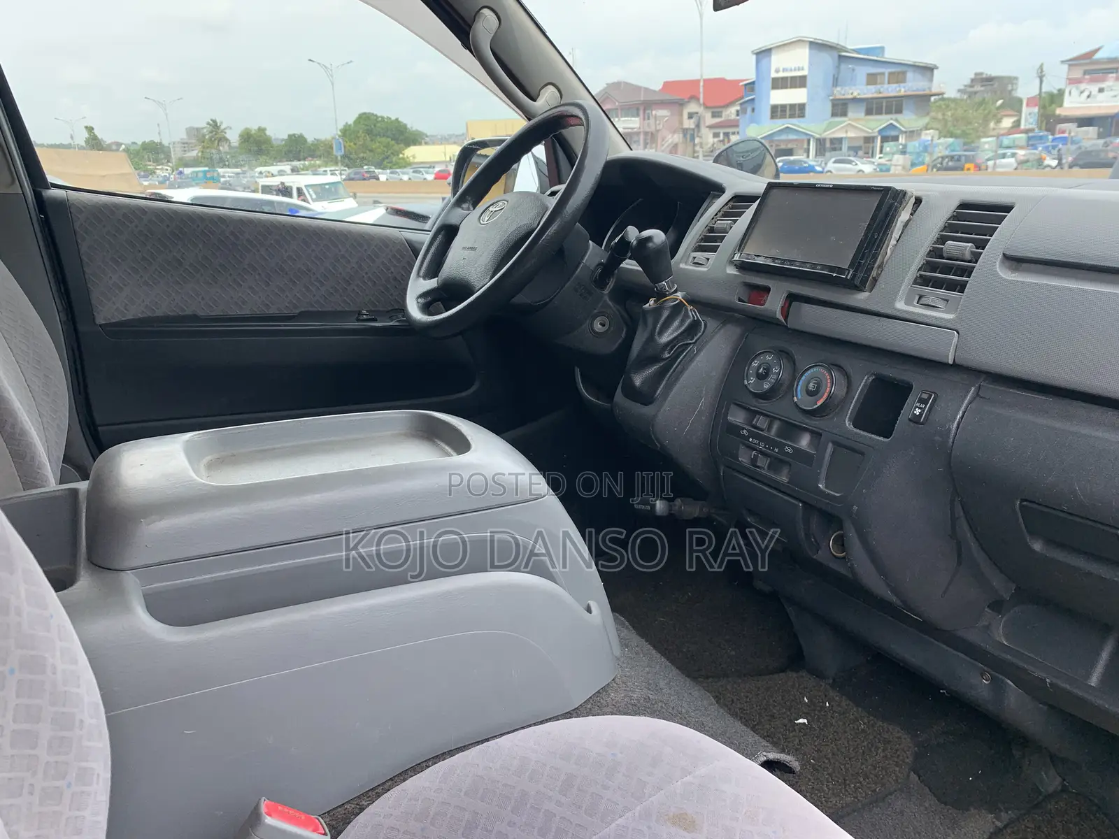 Toyota HiAce 2016 White
