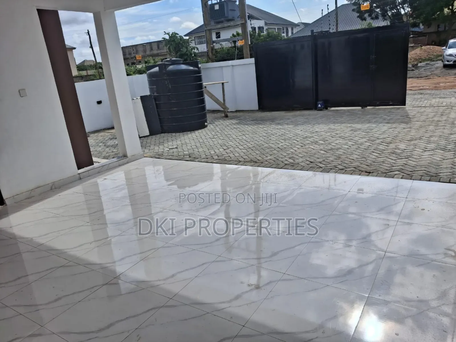 3bdrm House in Dki Properties, East Legon for sale