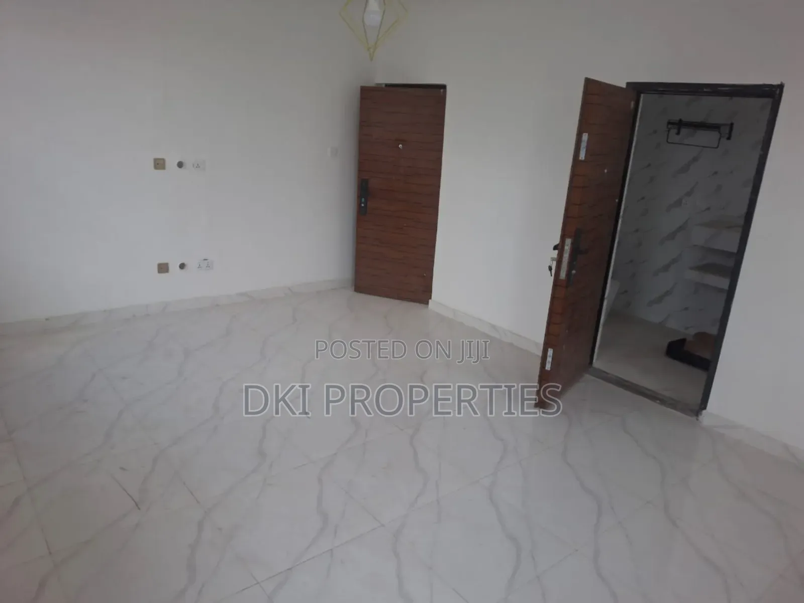 3bdrm House in Dki Properties, East Legon for sale