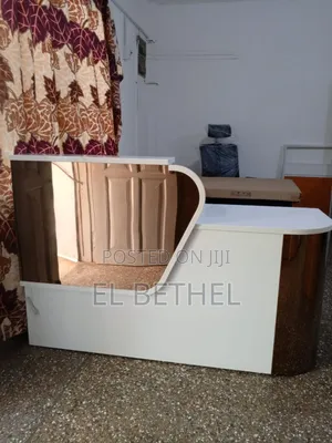 Reception Desk With Viewing Side Mirror a Crest Light