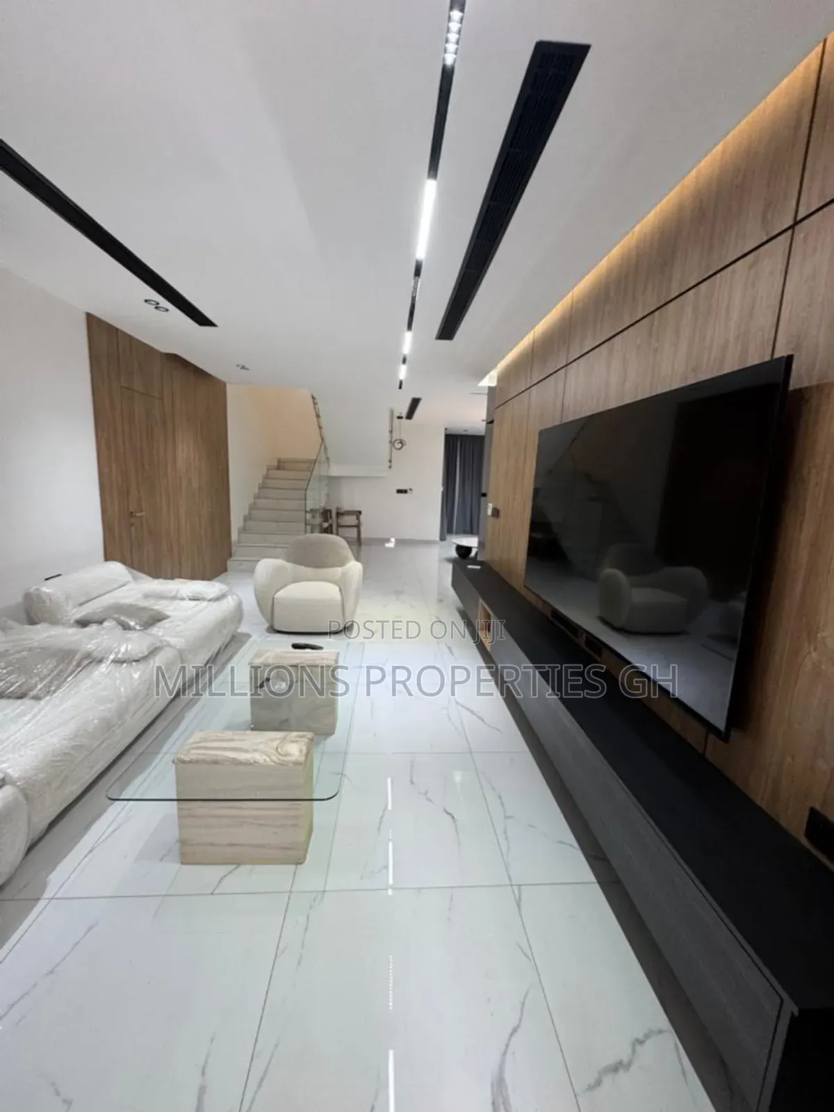 Furnished 5bdrm House in Millions Properties, Airport Residential Area