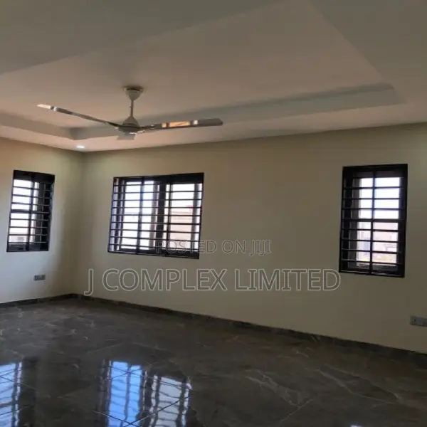 4bdrm House in North Ridge for sale