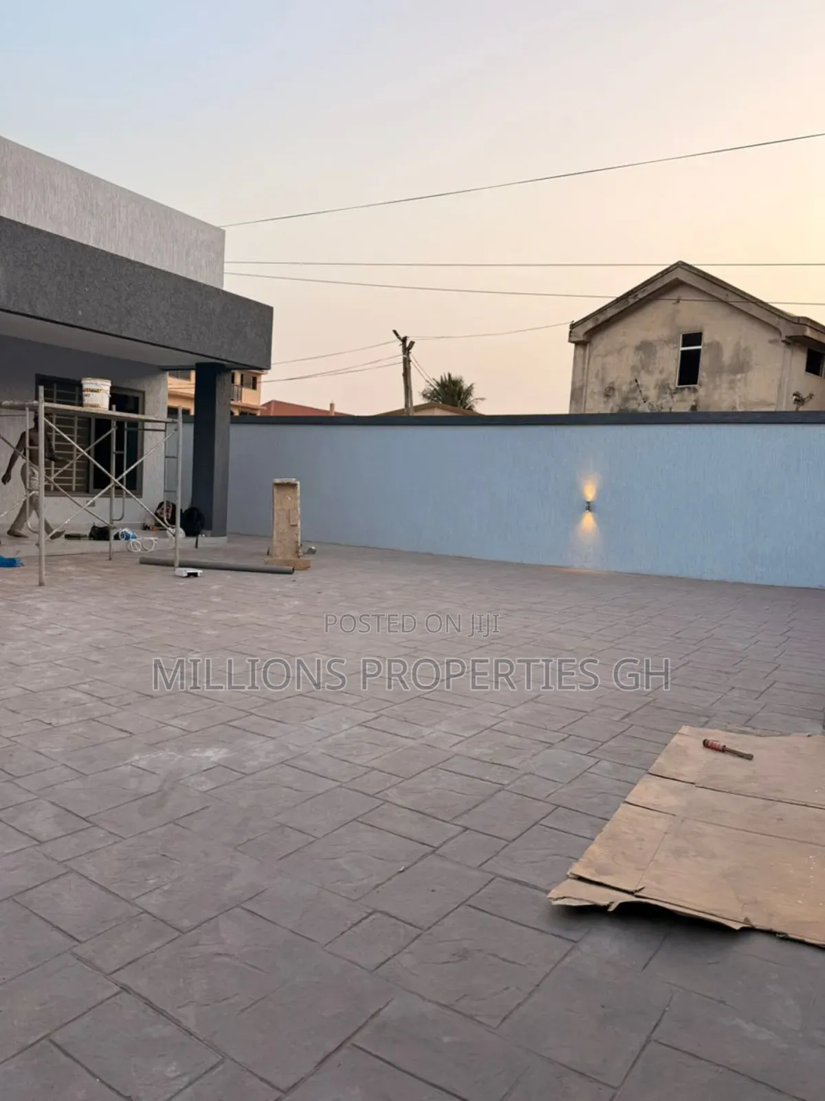 3bdrm House in Millions Properties, Achimota for sale