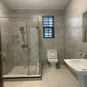 4bdrm House in North Ridge for rent